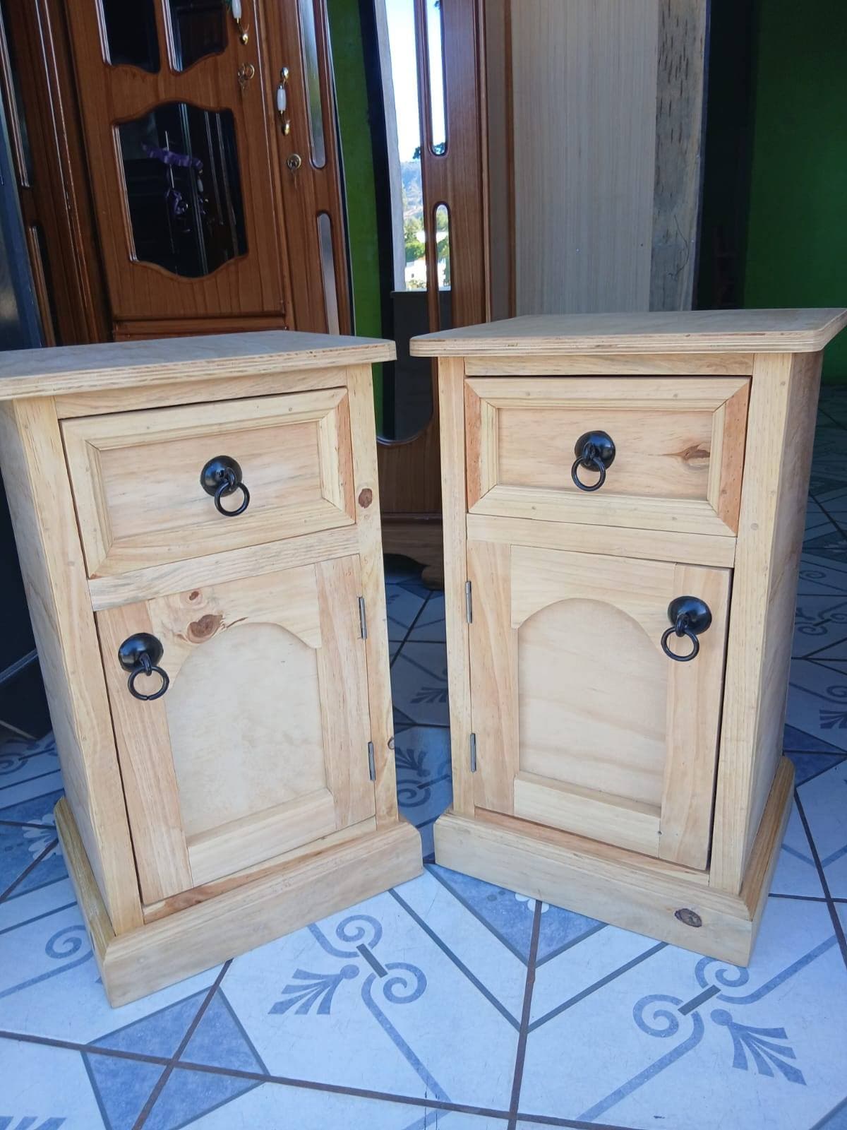 Buró clásico de madera